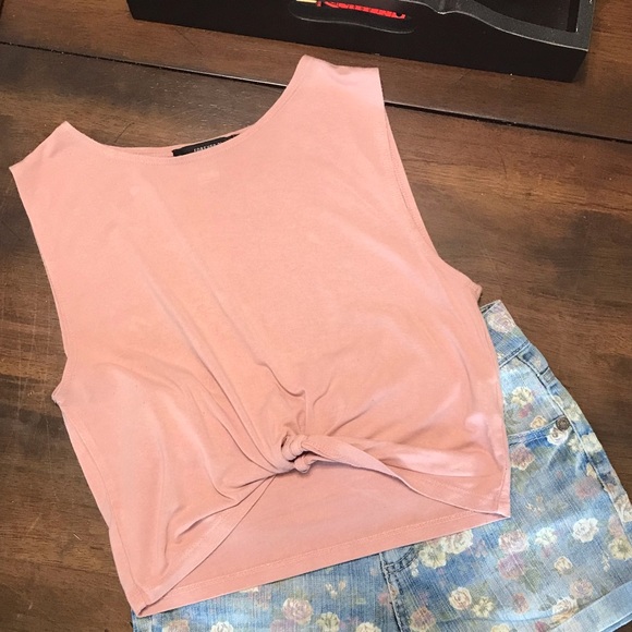 Celebrity Pink shorts / forever 21 top - Picture 2 of 7